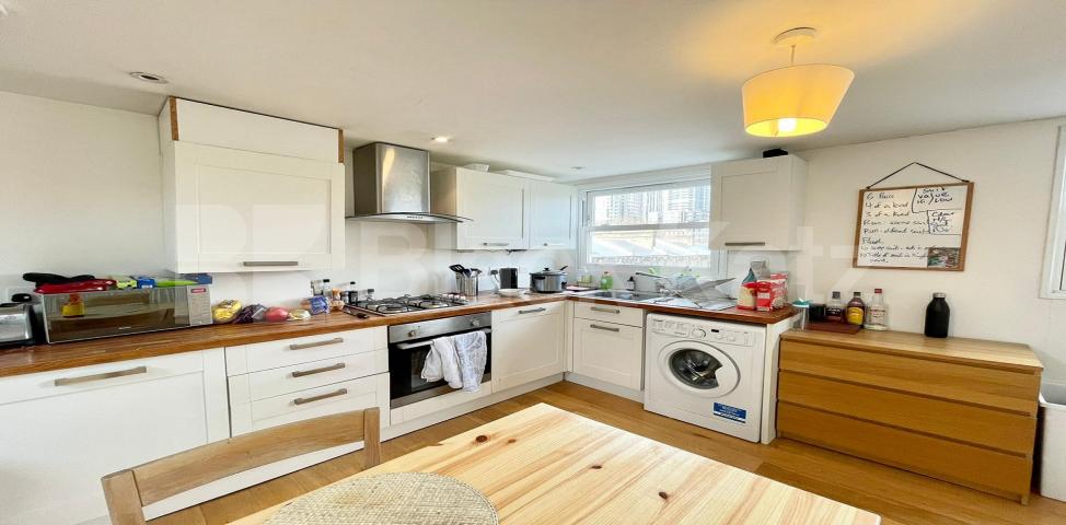 			LET , 2 Bedroom, 1 bath, 1 reception Apartment			 Browning Street, Elephant and Castle